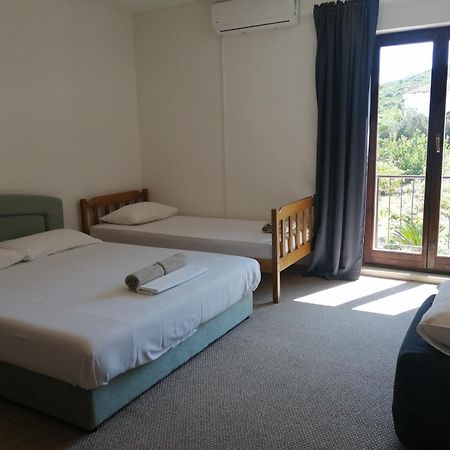 Trim Rooms And Apartments Loviste Ngoại thất bức ảnh