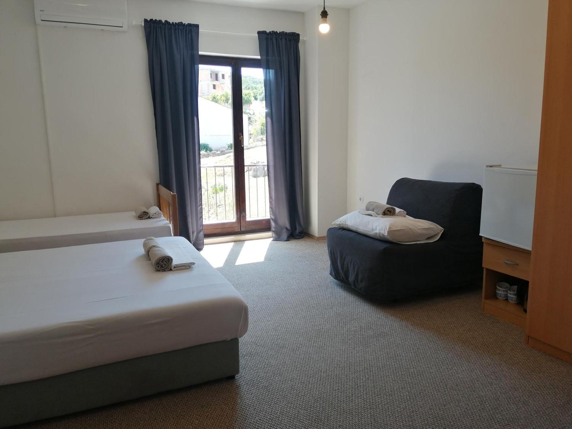 Trim Rooms And Apartments Loviste Ngoại thất bức ảnh