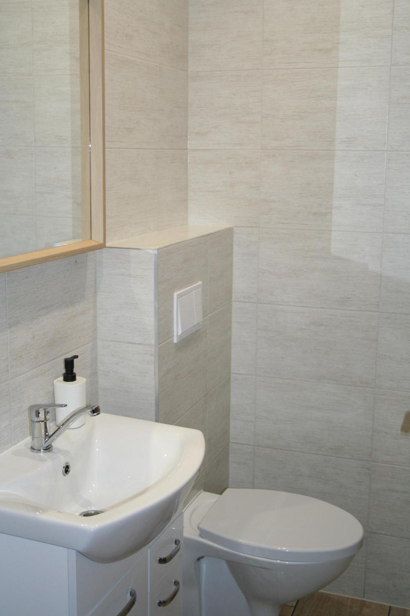 Trim Rooms And Apartments Loviste Ngoại thất bức ảnh