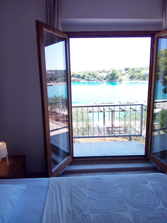 Trim Rooms And Apartments Loviste Ngoại thất bức ảnh