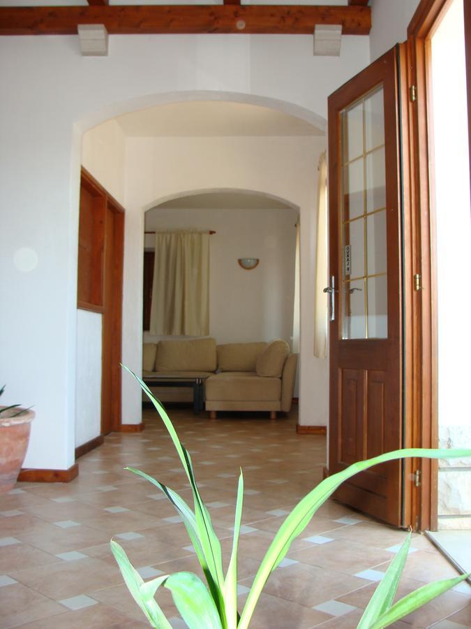 Trim Rooms And Apartments Loviste Ngoại thất bức ảnh