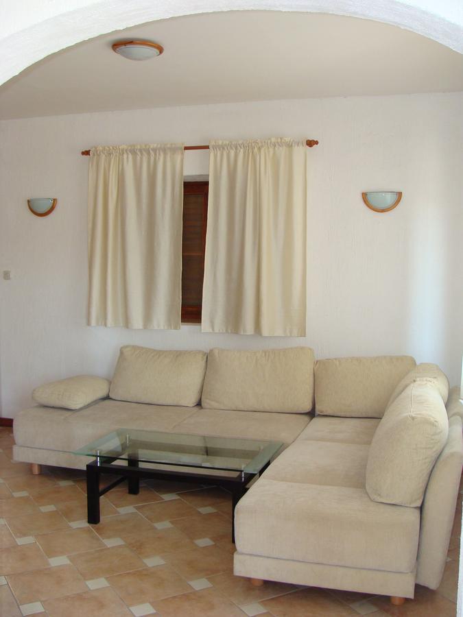 Trim Rooms And Apartments Loviste Ngoại thất bức ảnh